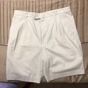 Bobby Jones shorts. Size 36. Cream color.